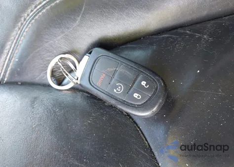 2015 Jeep Cherokee Limited z USA, uszkodzony, nr VIN 1C4PJMDS8FW537851